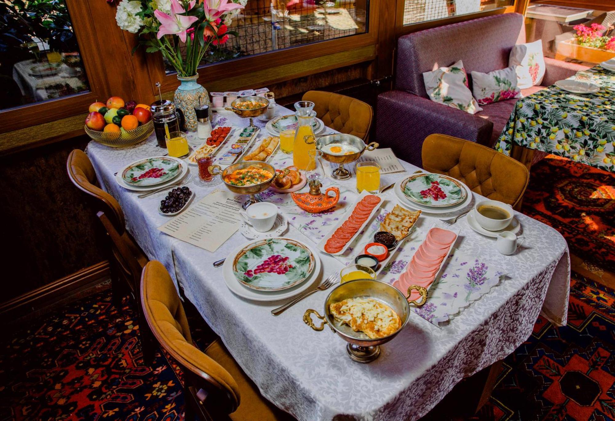 Royal Antique Boutique Hotel Baky Esterno foto